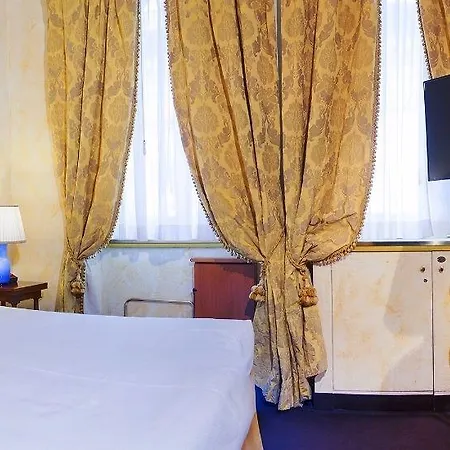 Grand Duchi D'aosta Hotell