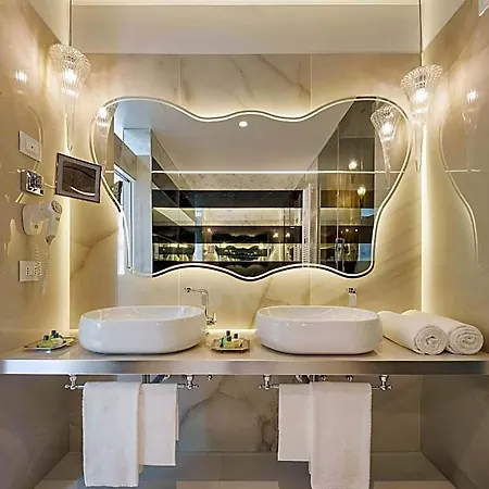 Szálloda Grand Duchi D'aosta 5*