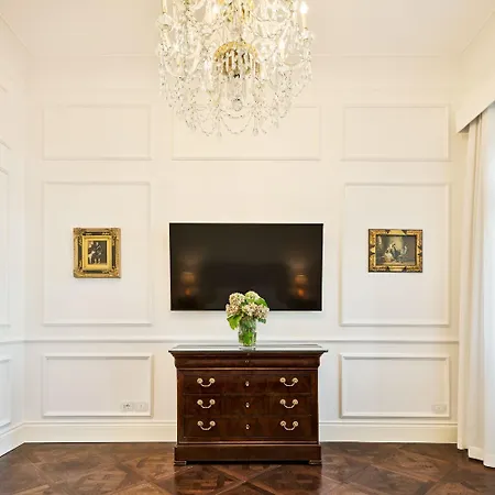 グランド ドゥキ ダオスタ 5* トリエステ